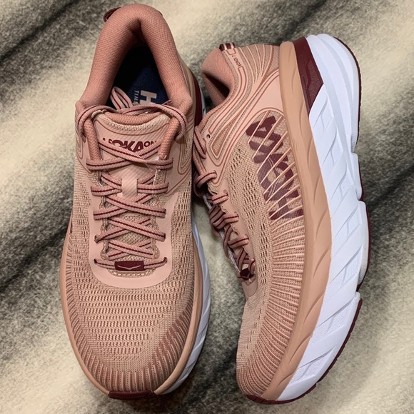 hoka misty rose